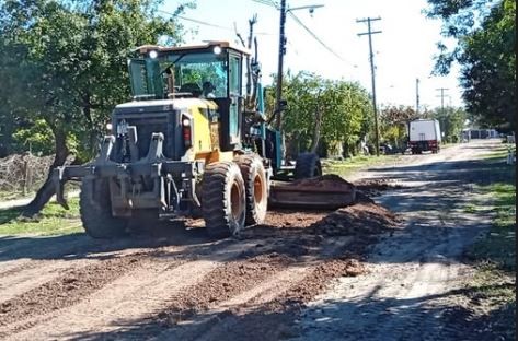 LA MUNICIPALIDAD CAPITALINA ENCARA UN NUEVO TRABAJO DE ENRIPIADO EN EL B° SIMÓN BOLÍVAR