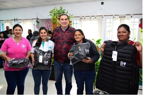 El intendente Jofré entregó indumentarias a personal de Parques y Espacios Verdes