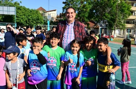 El intendente Jofré visitó a los chicos que disfrutaron el cierre de la Colonia de Vacaciones