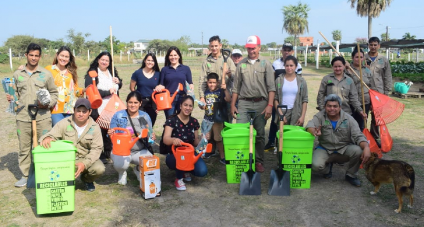 La Coordinación de Acción Social entregó herramientas de trabajo a integrantes de la Huerta Municipal