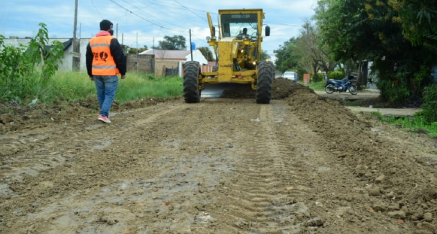 El Municipio continúa con trabajos de optimización de calles en barrios de la ciudad