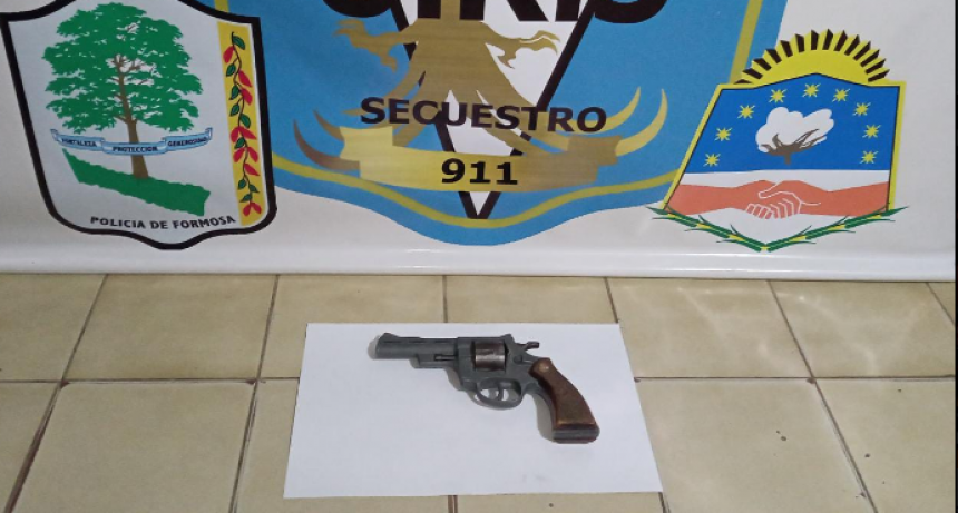 Dos hombres amenazaban a transeúntes con un arma de fuego y fueron detenidos