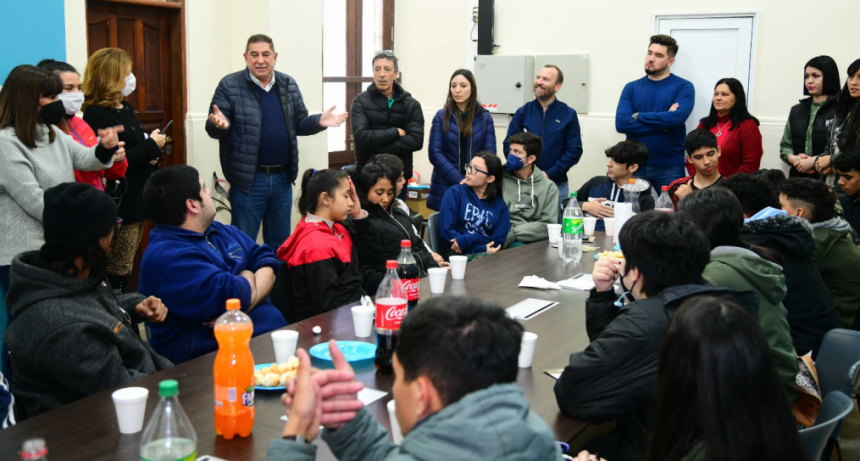 El intendente Jofré recibió a alumnos de la EPES Nº 27 en el marco del programa “Turistas por un Día”
