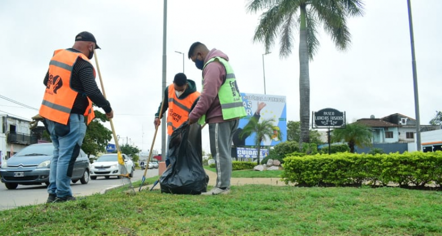 Múltiples trabajos de para embellecer y mantener los espacios verdes de la ciudad