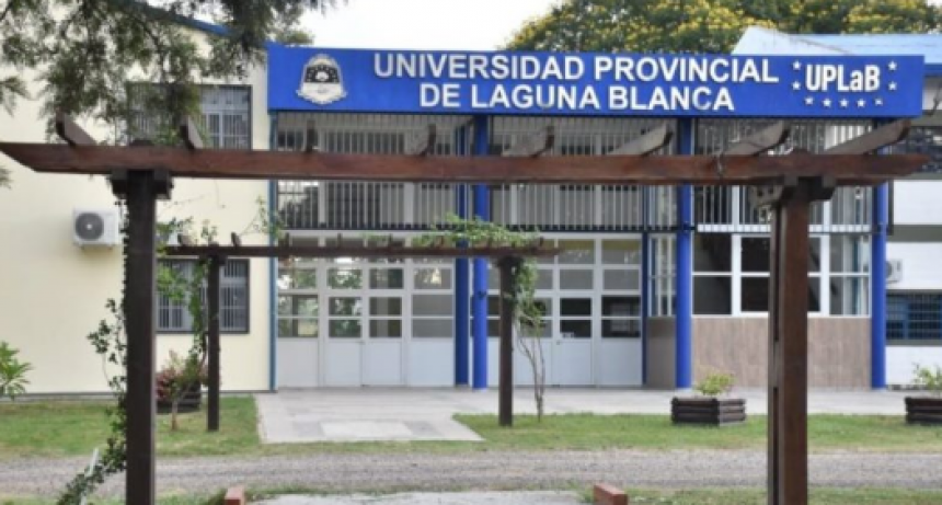 Más de 800 estudiantes asisten a la nueva Universidad Provincial de Laguna Blanca