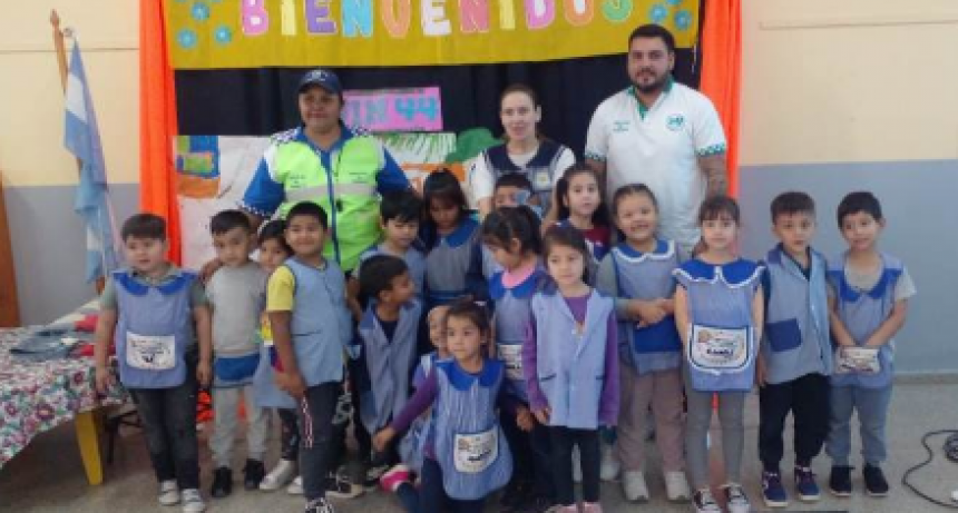 La Dirección de Tránsito realizó actividades recreativas en el EJI Nº 44 del barrio La Nueva Formosa