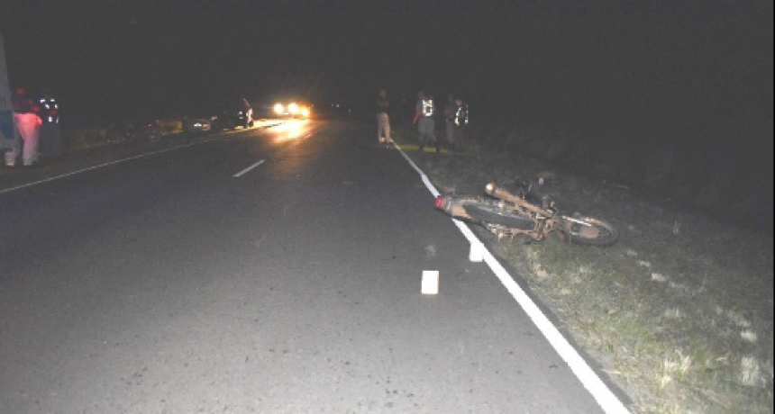 Un motociclista falleció tras ser embestido por un vehículo que se dio a la fuga