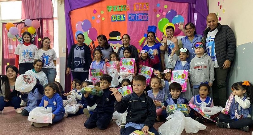 El Gobierno provincial entregó en las escuelas de toda la provincia los juguetes por el Mes de las Infancias
