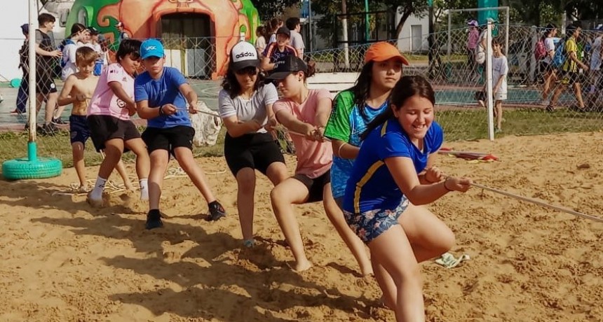 Estudiantes del Colegio La Ribera disfrutaron de un encuentro deportivo y recreativo en el Complejo “Los Iglús”
