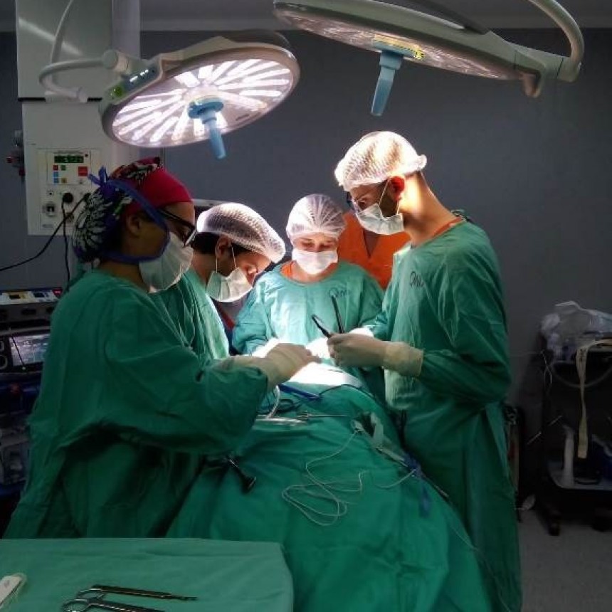 El HAC llevó a cabo complejas cirugías de cabeza y cuello