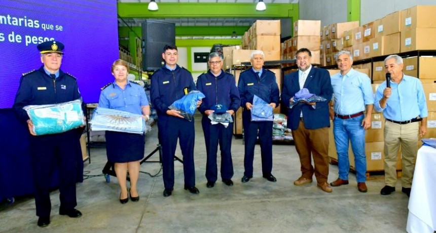 FONTEX entregó nueva indumentaria a organismos gubernamentales