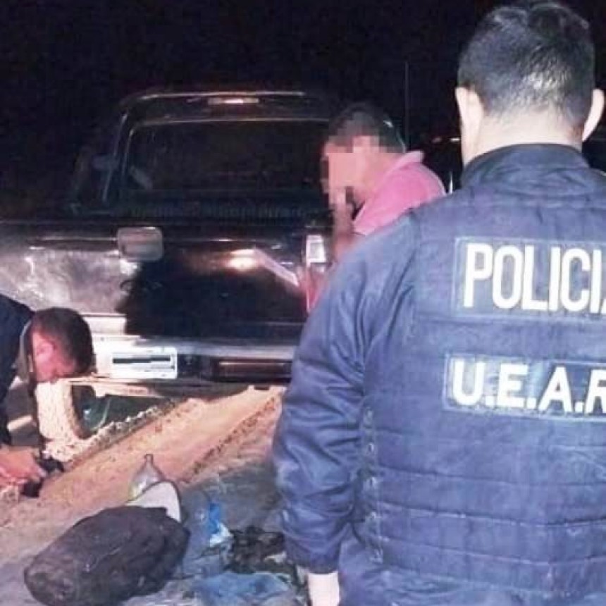 La Policía evitó un caso de abigeato, detuvo a dos sujetos, retuvo a un adolescente y secuestró armas