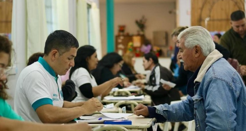Masiva concurrencia para inscribirse en los cursos de la Escuela de Artes y Oficios Municipal
