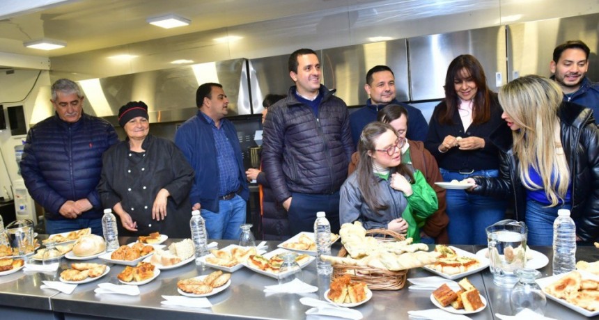 Solís asistió a la apertura de las capacitaciones en panadería y elaboración de masas