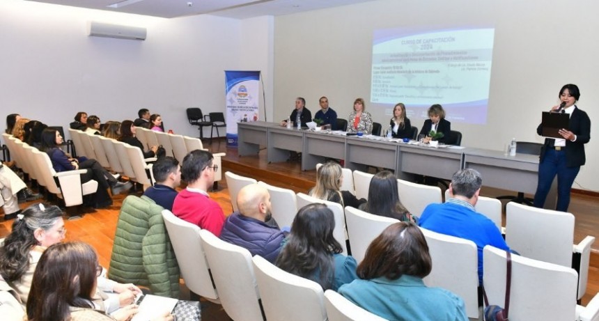 Prosiguen capacitaciones para personal administrativo de organismos estatales