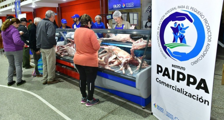 Los vecinos respondieron con creces a la venta especial de chivitos del oeste provincial