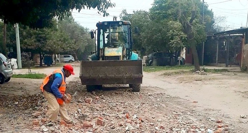 Se acentuaron los trabajos en la mitad de semana para la mejora de barrios capitalinos