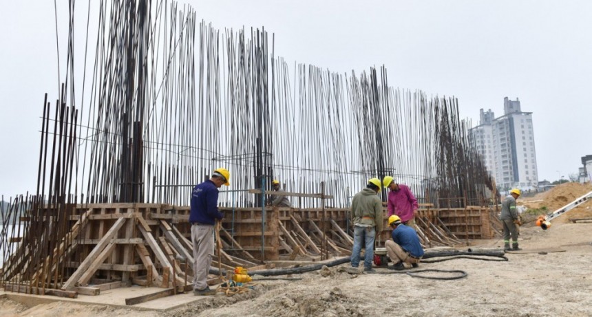 Avanza construcción del muro de protección de la ciudad de Formosa