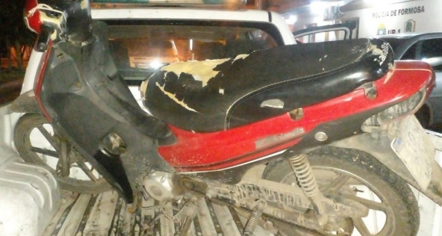 La Policía secuestró un auto y una motocicleta con adulteraciones y documentación falsa