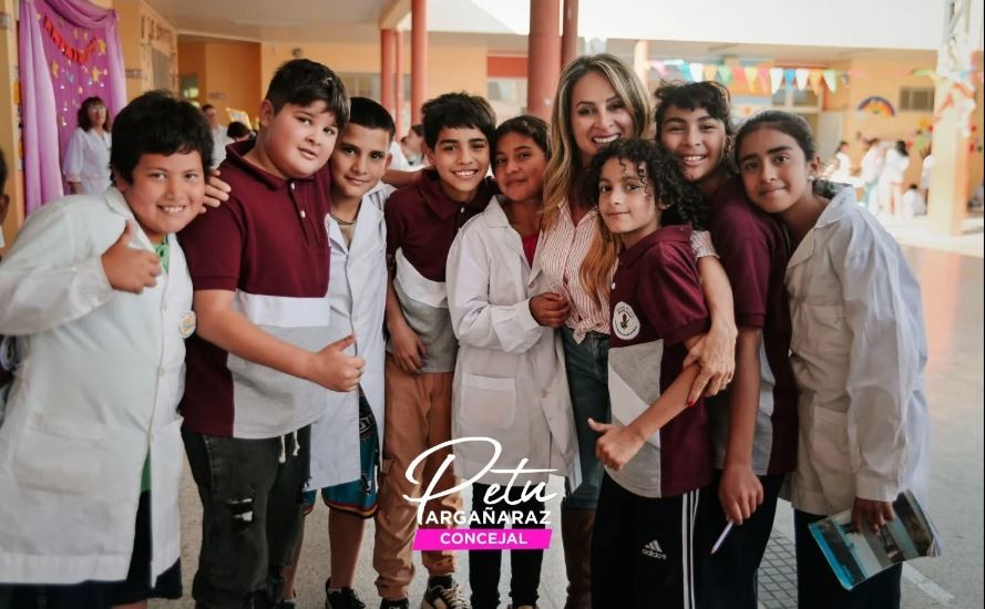  ¡40 años educando con amor, valores y compromiso! 