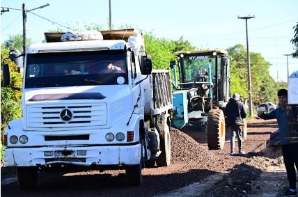 La Municipalidad concluye un trabajo de enripiado sobre una arteria del B° Simón Bolívar