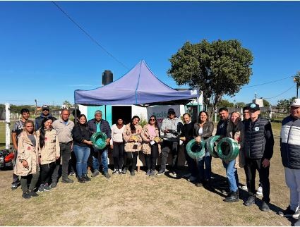 Acción Social entregó elementos de trabajo a integrantes de la Huerta Municipal