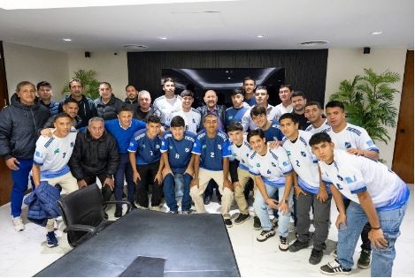 Insfrán recibió al equipo que representará a Formosa en la Copa País