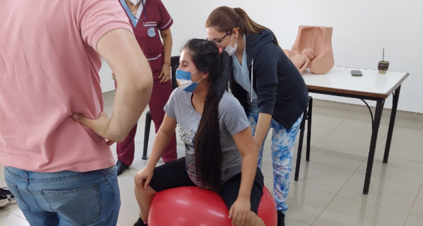 Se está desarrollando el Curso de Preparación Integral para la Maternidad en el hospital de la Madre y el Niño