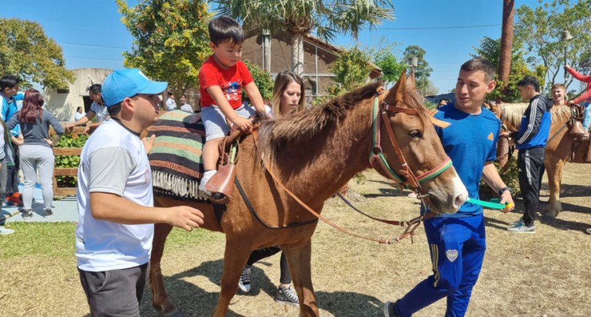 Alumnos de la Escuela Especial de Palo Santo participaron del programa de Equinoterapia