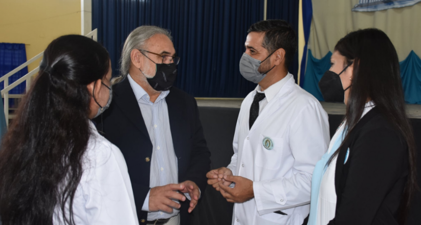 El ministro y la subsecretaria de Educación saludaron a los docentes por su día