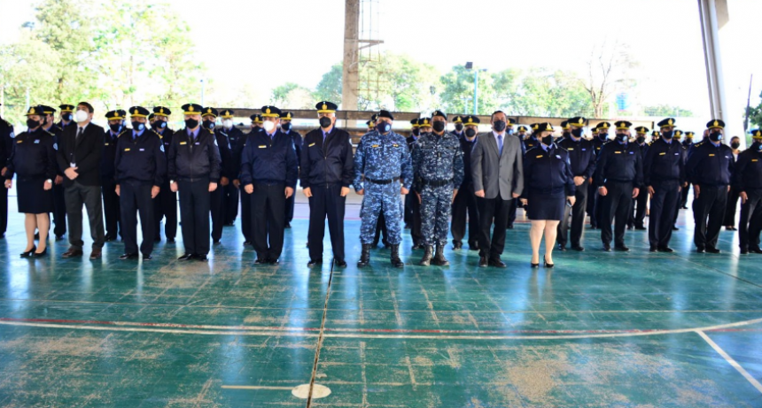 Capacitación constante: policías continúan con cursos en otras provincias y otros disertaron en un congreso internacional
