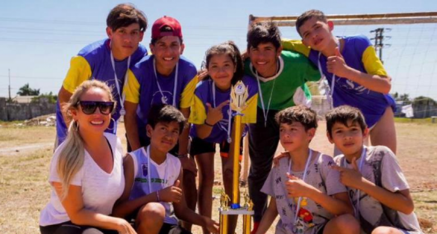 Con más de 100 equipos, cerró con éxito el torneo estudiantil de futbol mixto organizado por Petu Argañaraz y Compromiso Formoseño