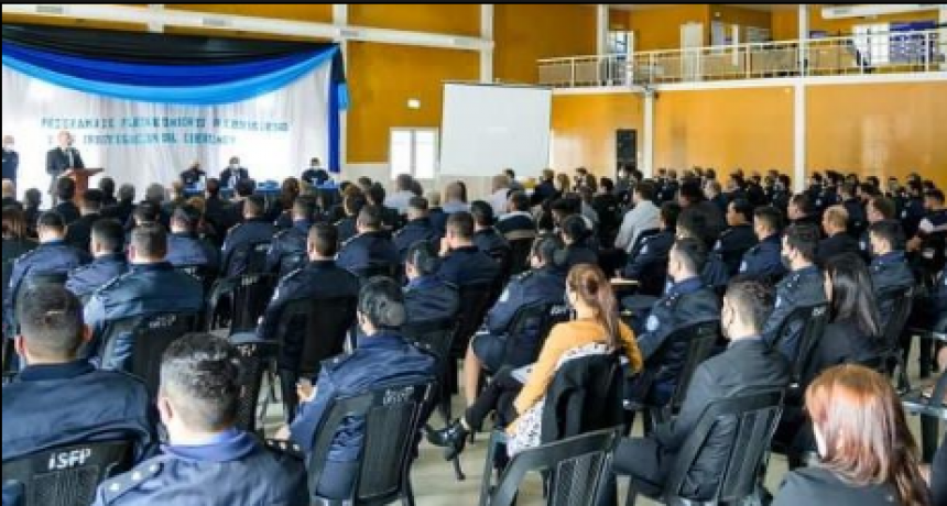 Unos 15 efectivos de la Policía se capacitaron en ciberseguridad y cibercrimen