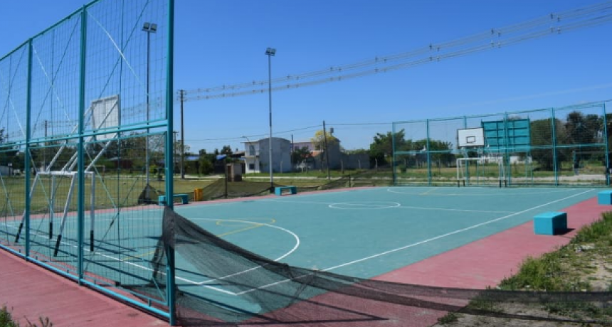 Plaza y playón deportivo del barrio Lujan se encuentra en su etapa final
