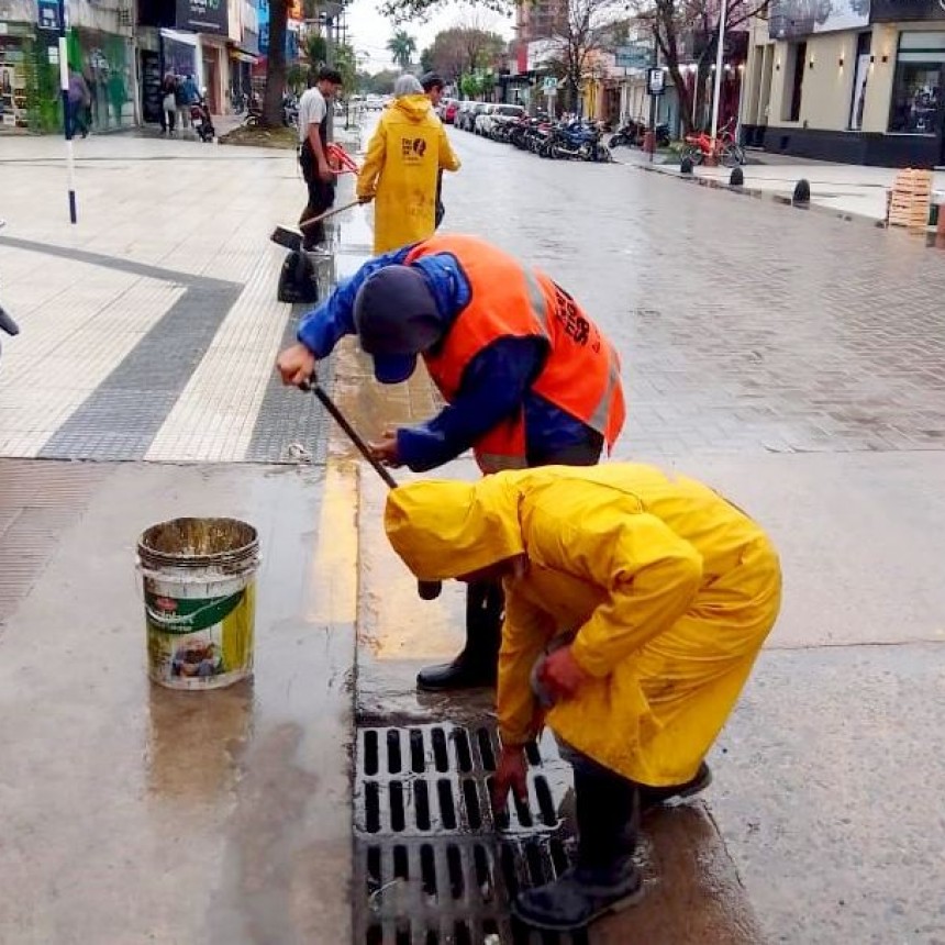 El municipio profundizó la inspección del drenaje urbano ante las lluvias caídas en la madrugada