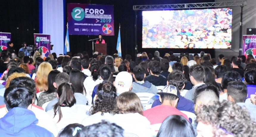 Acosta: “Ya estamos cerca de los 250 estudiantes confirmados para asistir al Tercer Foro Federal”