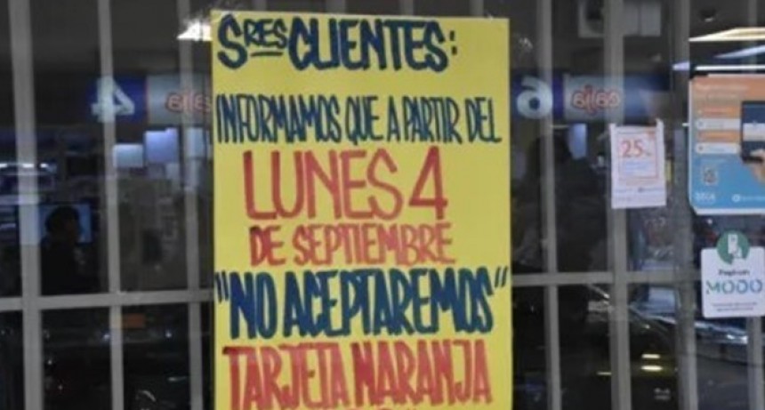 Afirmó la Defensoría que todos los comercios tienen la obligación de aceptar pagos con tarjetas de débito, en tanto con tarjetas de crédito dependerá de cada local