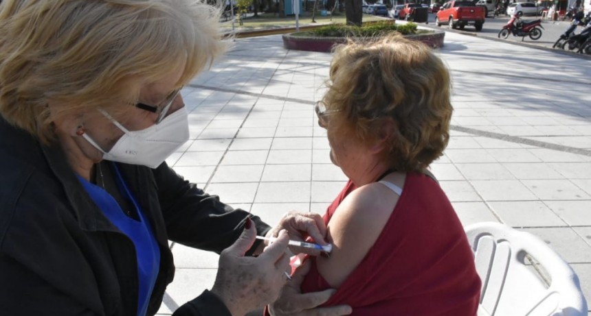 Este fin de semana podrán aplicarse los refuerzos de vacunas COVID-19 en la plaza San Martín y en el Paseo Peatonal