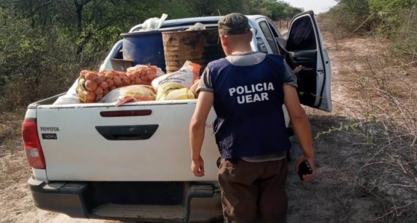 Secuestran más de 500 litros de combustible y mercaderías sin aval aduanero