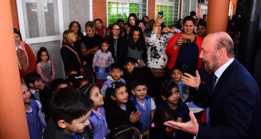 Insfrán habilitó las obras de la EJI N° 11 y llegó a la obra educativa 1492 de su gestión