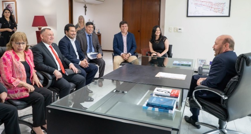 El Gobernador se reunió con autoridades de Paraguay