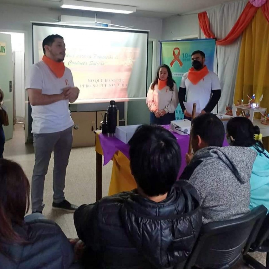 El Centro de salud San Antonio brindó una charla sobre prevención del suicidio