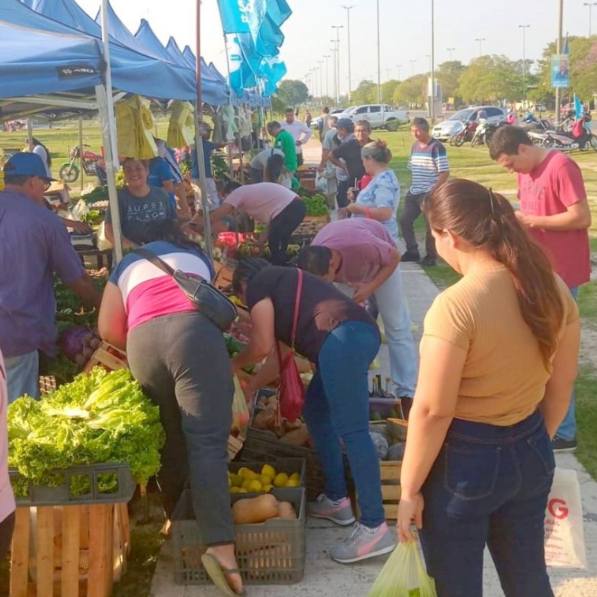 Con buen marco de ventas “El Mercado en tu ciudad” estuvo en el barrio Villa Lourdes
