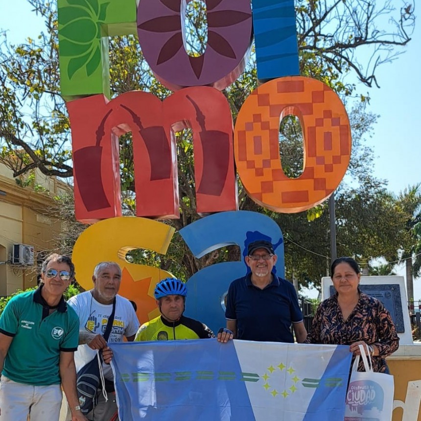 Turismo municipal recibió a ciclista que recorre el país para concientizar sobre el mal de parkinson