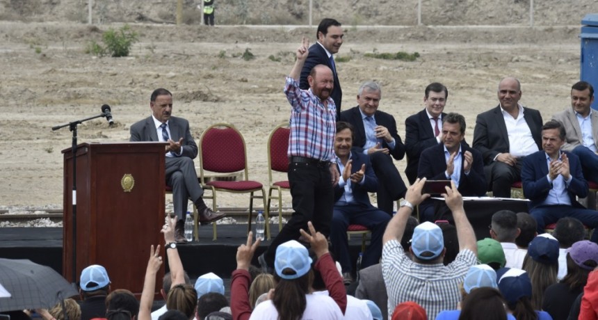 Insfrán participó de la reunión de Gobernadores del Norte Grande con Massa en Salta
