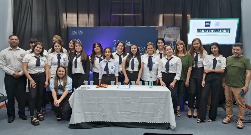 Estudiantes de primer año del Macedo Martínez brindaron una expo taller en la Feria del Libro Formosa