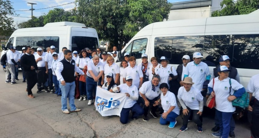 La Caja de Previsión Social organizó un viaje a Herradura para 84 personas retiradas de la Policía
