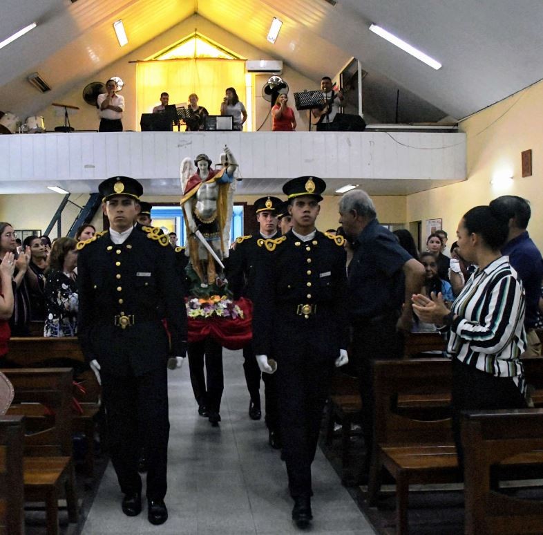 La Policía provincial celebró la fiesta de su santo patrono