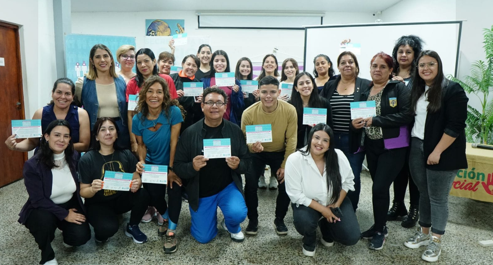 LA ESCUELA MUNICIPAL DE FORMACIÓN POPULAR EN GÉNERO ENTREGÓ SUS CERTIFICADOS A LOS NUEVOS PROMOTORES