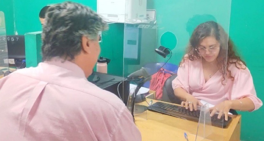 Vecinos ya pueden retirar su licencia de conducir en la Dirección de Tránsito de la comuna